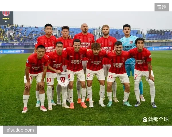 成都蓉城魔鬼主场氛围冠绝中超,成为球队战绩的重要保障。 成都蓉城魔鬼主场氛围冠绝中超,成为球队战绩的重要保障。